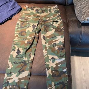 32x32 Empyre cargo pants, worn and washed once, no signs or wear or stains.